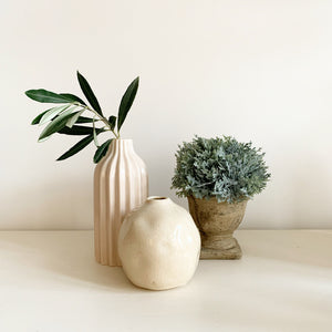 Oatmeal Dimple Vase view 3